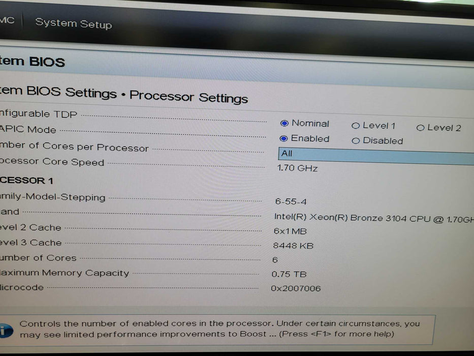 Dell PowerEdge T440 - Xeon Bronze 3104 32GB DDR4 5x4TB HDD PERC H730P 2x495 %