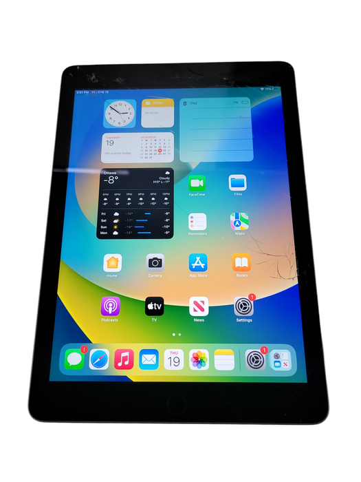 Apple iPad 5th Gen 32GB (A1823) - READ Δ