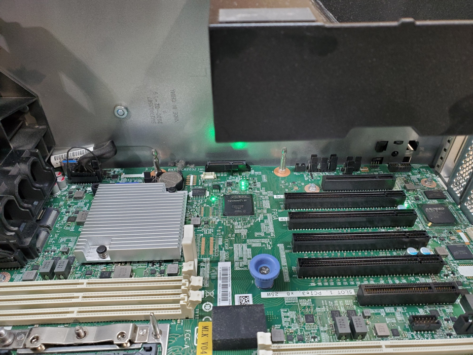 Lenovo ThinkSystem ST550 Barebones - No CPU/RAM/PSU/HDD *READ*