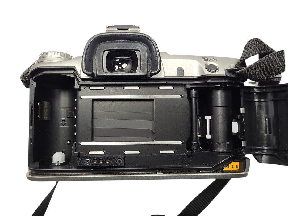 Pentax MZ-50 Film Camera W/ Sigma Zoom 18-35mm f/3.5-4.5 lens $