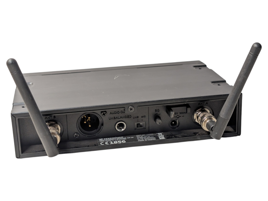 SENNHEISER XS True Diversity Wireless Receiver EM 10 548-572 MHz  Q-