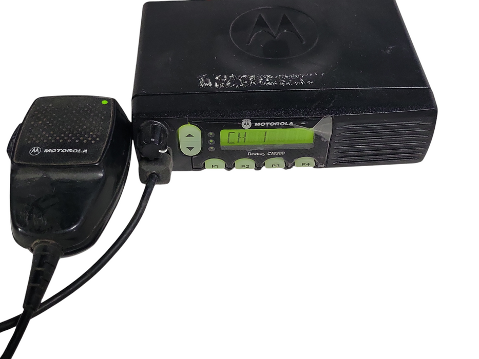 Motorola Radius CM300  AAM50RNF9AA1AN Radio with MIC, READ _