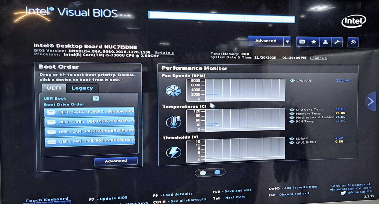 Intel NUC BLKNUC7i5DNH1E Core i5-7300U|8GB RAM|256GB M.2