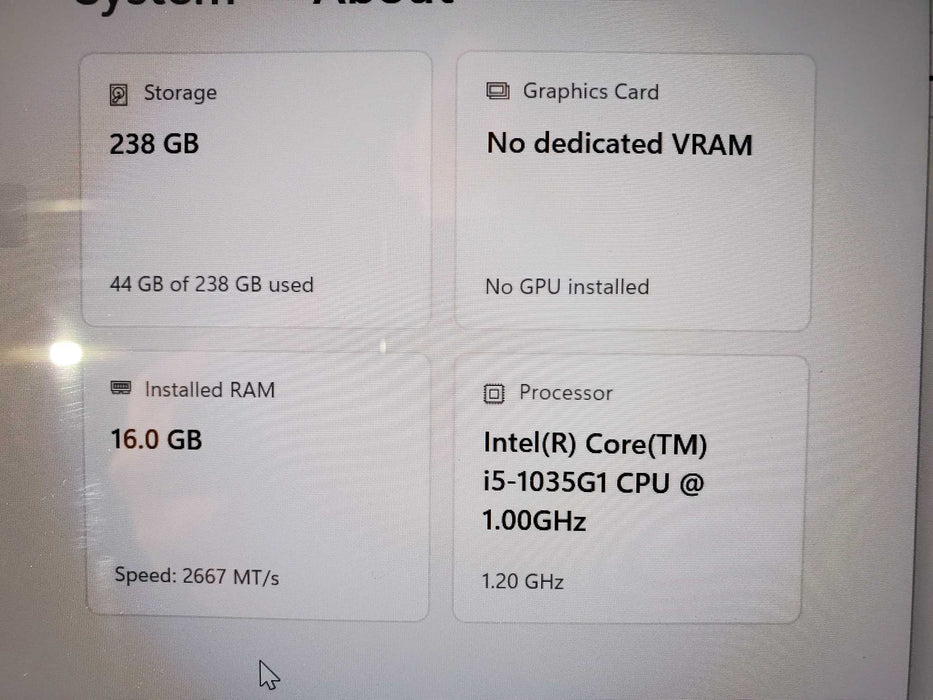 HP Laptop 14-DQ1030CA I5-1035G1 16GB RAM 256GB  Lap200