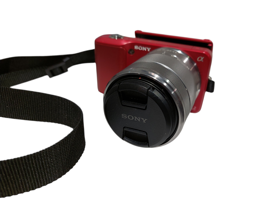 Sony HD 14.2mpCamera Model: NEX-3 with Interchangeable Lens 3.5-5.6/18-55mm =