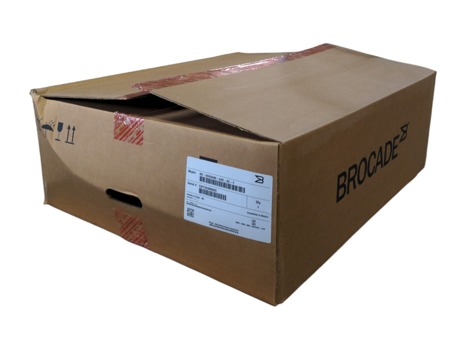 Extreme Brocade BR-VDX6940-64S-AC-F 64x 10GB SFP+ F-B Airflow Switch !