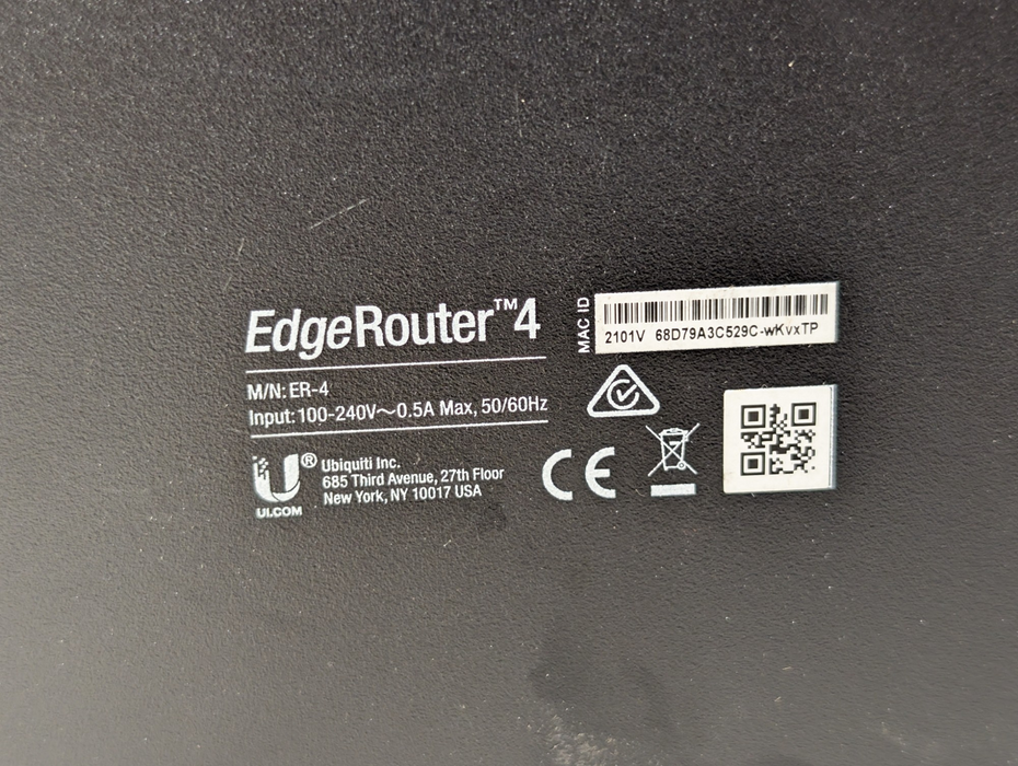 Ubiquiti ER-4 EdgeRouter 4 Port Gigabit Router with 1 x SFP Port -