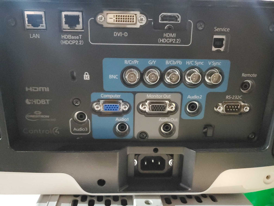 EPSON PRO L1100U H735A 3LCD PROJECTOR NO REMOTE