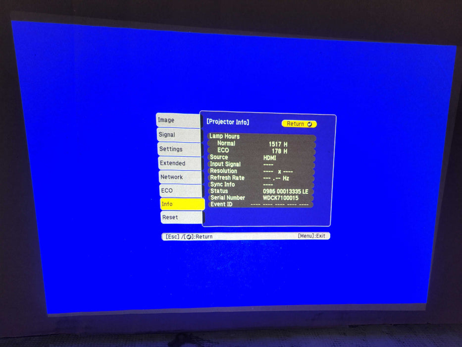3LCD Projector  3000 Lumens Full HD WXGA HDMI Lamp Hours: 1517 !
