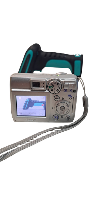 Nikon Coolpix 4600 Digital Camera 4MP 3x Optical Zoom