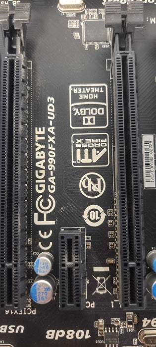 Gigabyte 990FXA-UD3 ATX Motherboard W/ 32GB RAM & AMD FX(tm)-8320