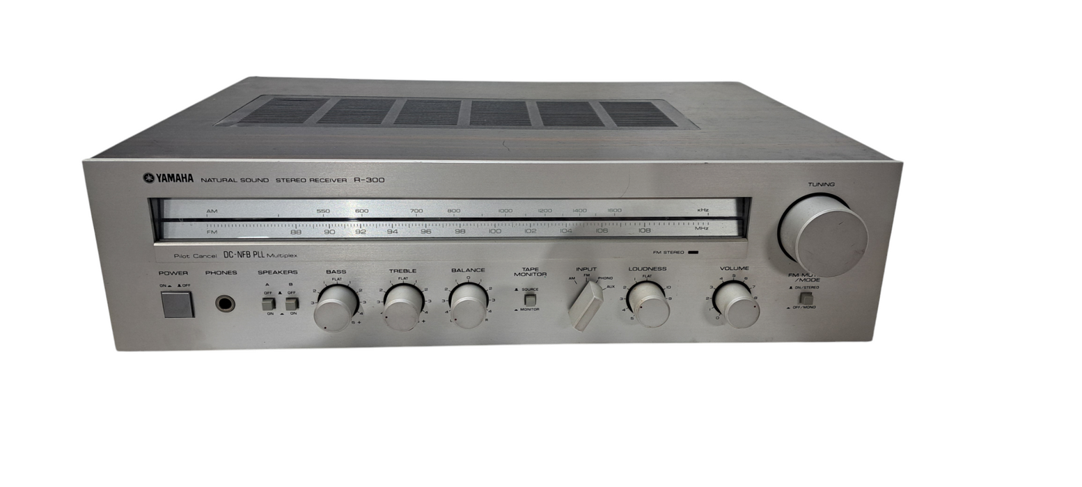 Vintage YAMAHA R-300, AM/FM  Receiver SEE Pictures