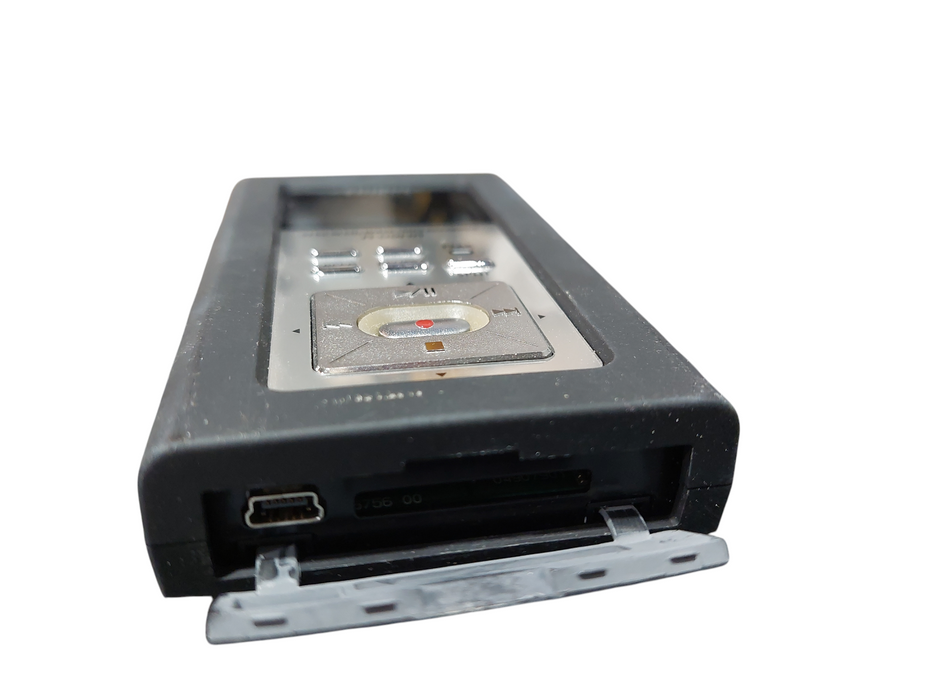 Edirol by Roland 24bit 96khz Wave/MP3 Recorder with a case Model: R-09HR  =