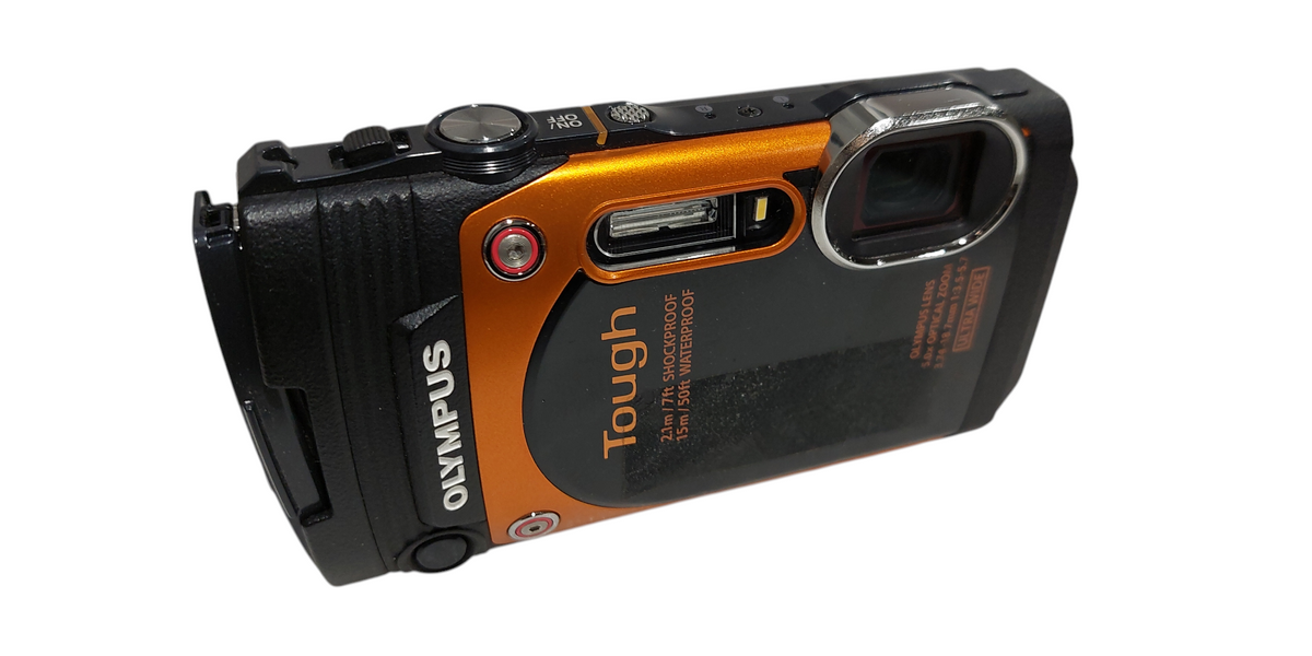 デジタルカメラ OLYMPUS Tough TG-860 製品外観 TG-860 | 防水デジタルカメラ T(Tough) シリーズ