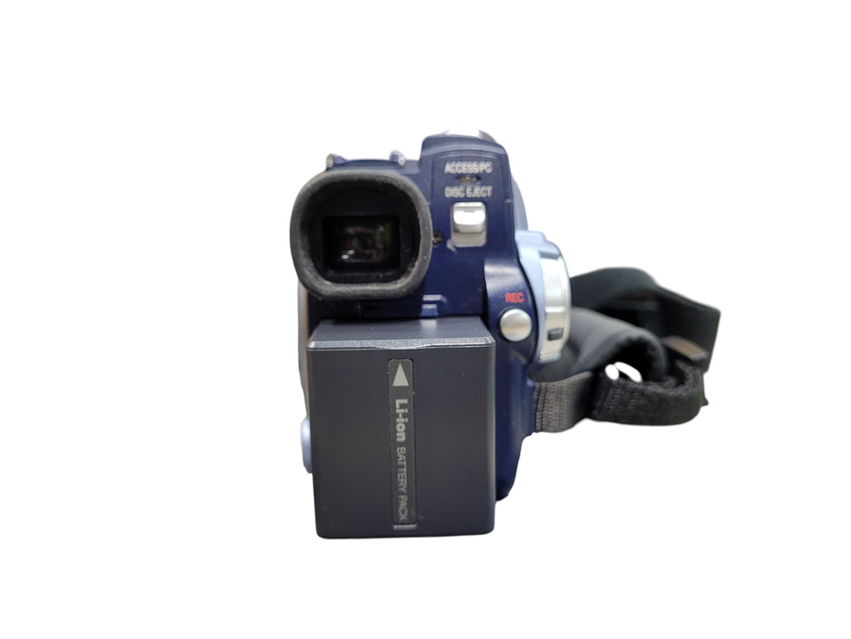 Hitachi DZ-MV550A DVD Camcorder with 18x Optical Zoom (IOB)