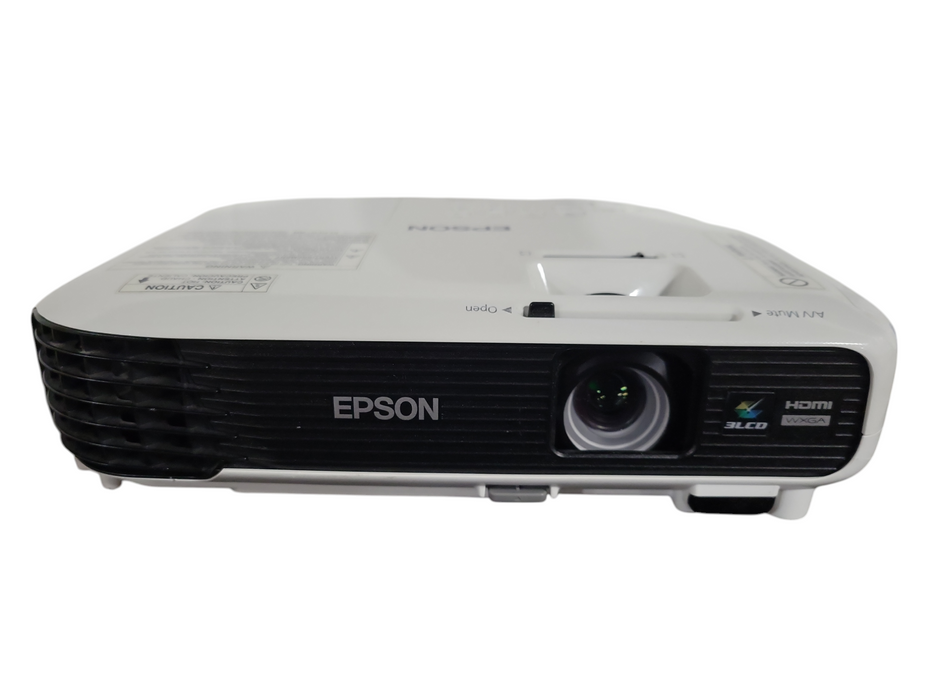 3LCD Projector  3000 Lumens Full HD WXGA HDMI Lamp Hours: 1517 !