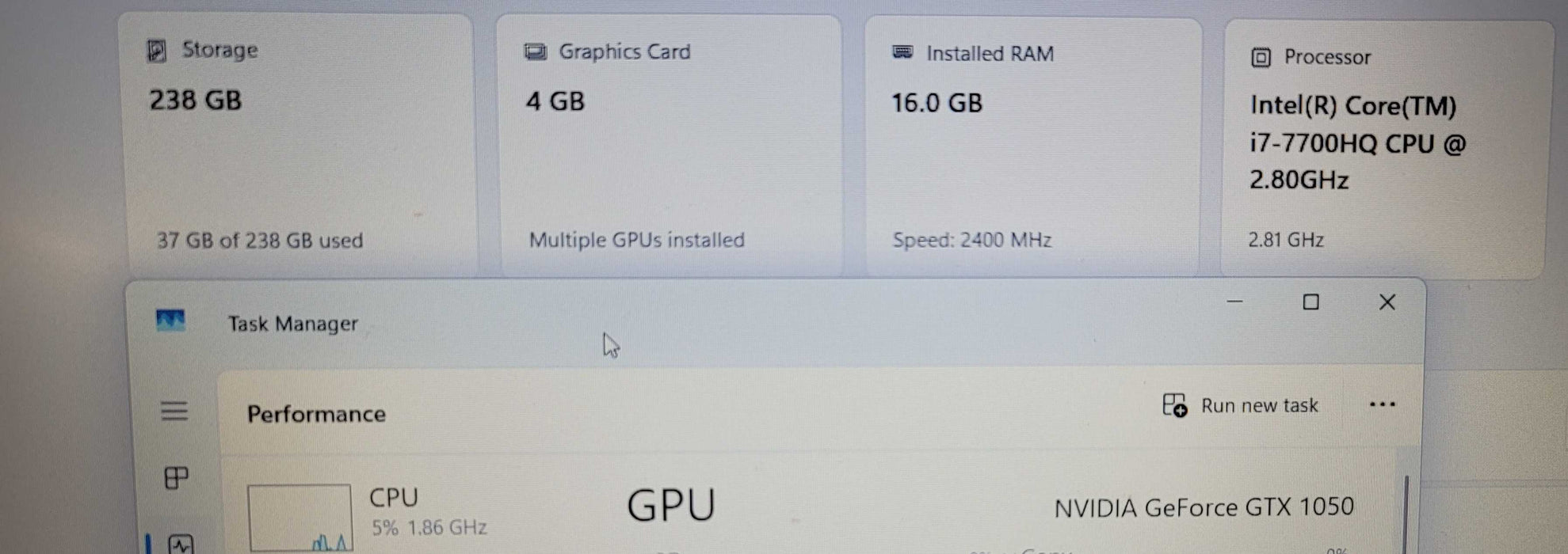 ASUS ROG FX53V i7-7700HQ 16GB DDR4 GTX 1050 256GB SSD  β Lap200