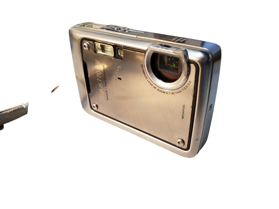 Olympus Stylus u770SW 7.1MP Camera with Battery and 2gb XD no Charger