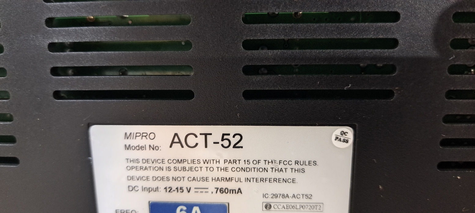 Mipro ACT-52 Dual-Channel Diversity Wireless Receiver W/Power Adapter