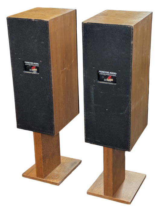 Monitor Audio R352 Speaker Pair with Stands made in UK -