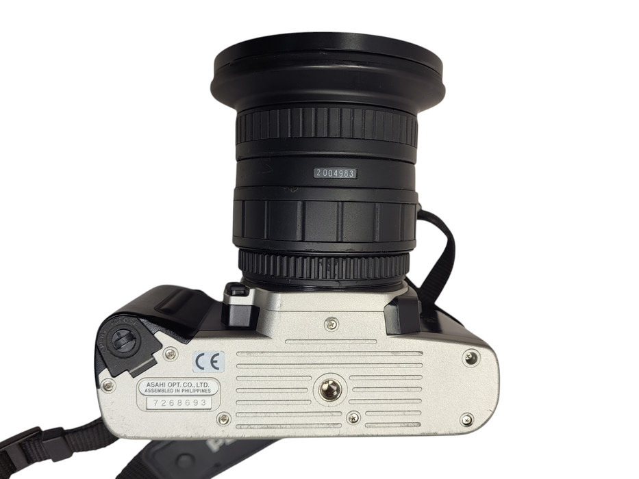 Pentax MZ-50 Film Camera W/ Sigma Zoom 18-35mm f/3.5-4.5 lens $