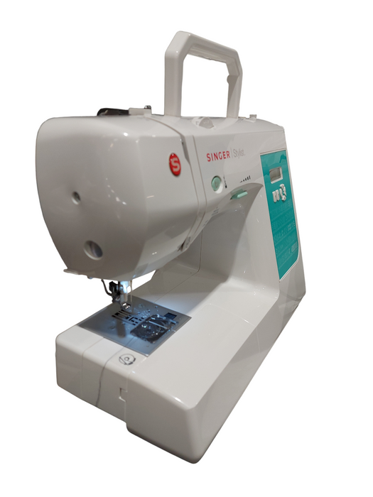 Singer Sewing Machine STYLIST Model: 7258  =