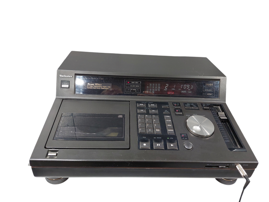 Technics Compact Disc Player Model: SL-P1300 Class AA  =