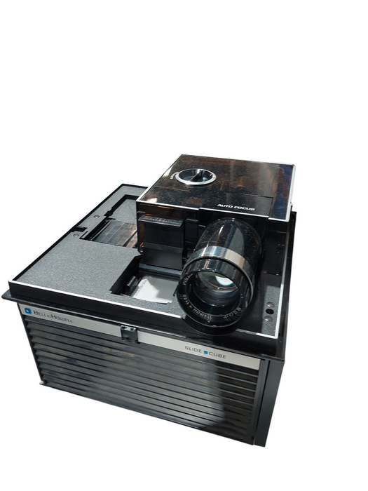 Bell & Howell Slide O Cube Projector Model: 982Q  =