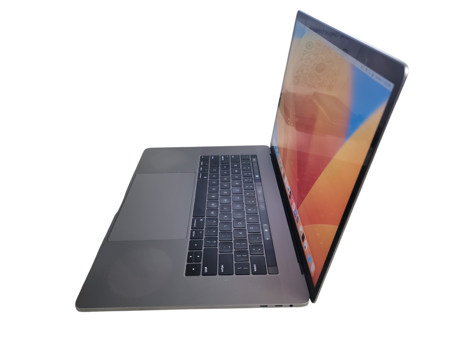 Apple Macbook Pro 2017 15" 4-Core i7-7920HQ @ 3.1GHz 16GB RAM 500GB SSD GPU (