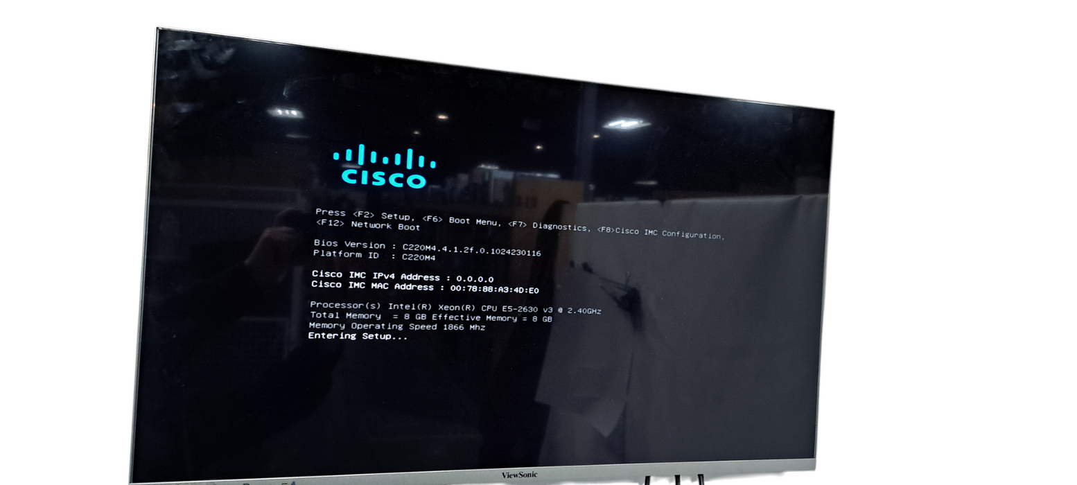Cisco UCS C220 M4 2.5" - 2x Xeon E5-2630 v3 8GB DDR4 2x770W PSU