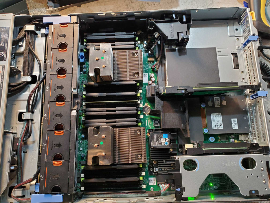 Dell PowerEdge R730 2x Xeon E5-2630 v3 32GB DDR4 2x750W PSU