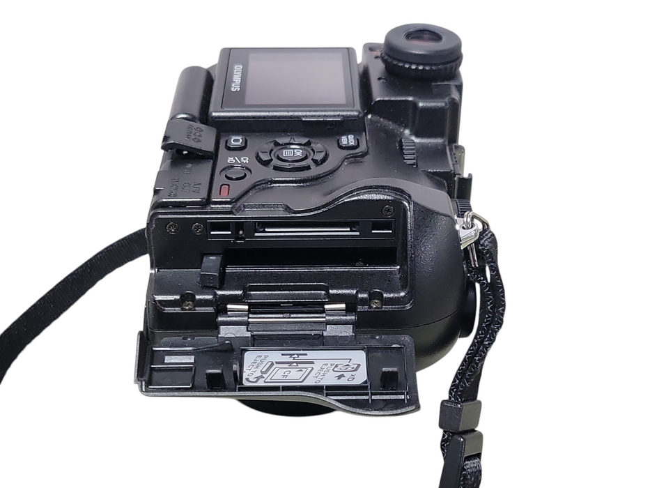 Olympus C-8080 Wide Zoom Compact Camera 8MP, No Battery, No CF/SD Card _