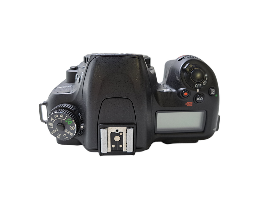 Nikon D7500 20.9MP Digital SLR Camera Body *READ* )