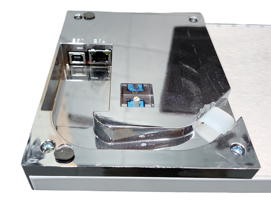 ClearOne Beamforming Microphone Array, READ