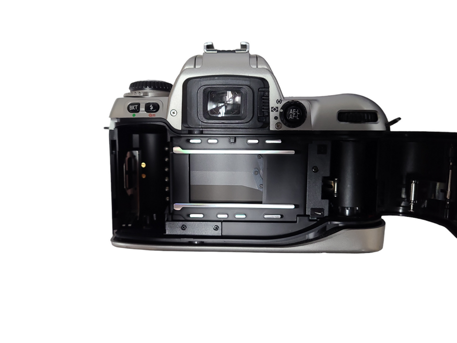 Nikon F80 35mm SLR Film Camera Body only, READ
