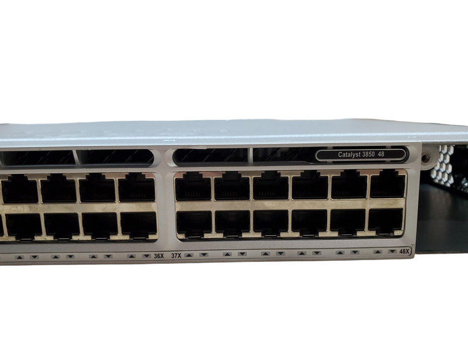 Cisco WS-C3850-48T-S V07 48 port switch, No Module w/ 2x 350W PSU