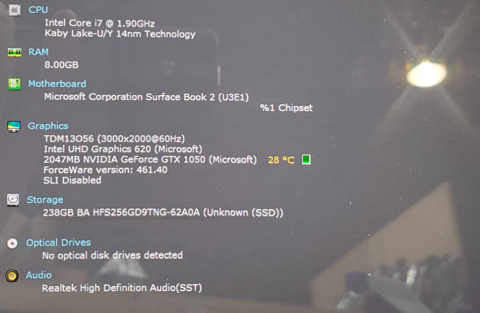 Microsoft Surface Book 2 - Core i7-8650U 8GB DDR4 GTX 1050 256GB