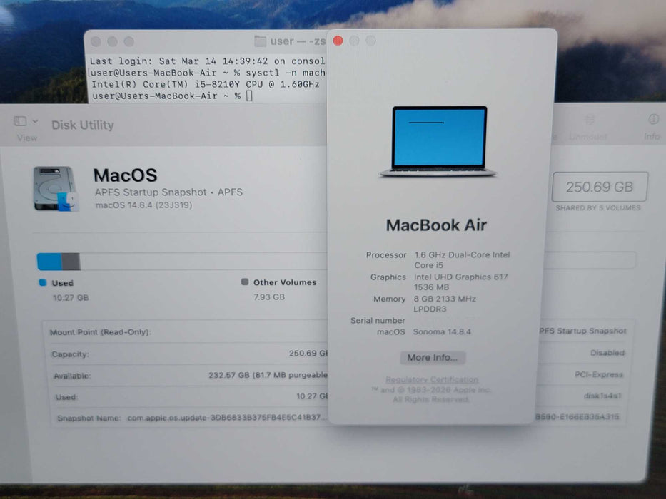 Apple Macbook Air 2018 2-Core i5-8210Y @ 1.6GHz 8GB DDR3 250GB SSD (