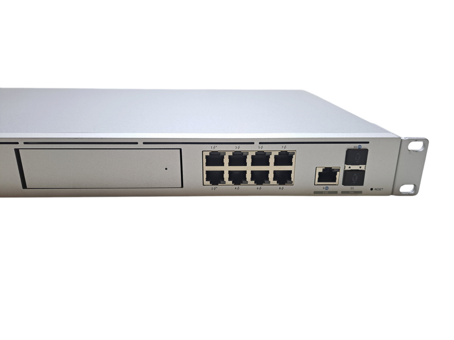 Ubiquiti UDM-SE UniFi Dream Machine Special Edition Integrated 8-Port PoE+ )