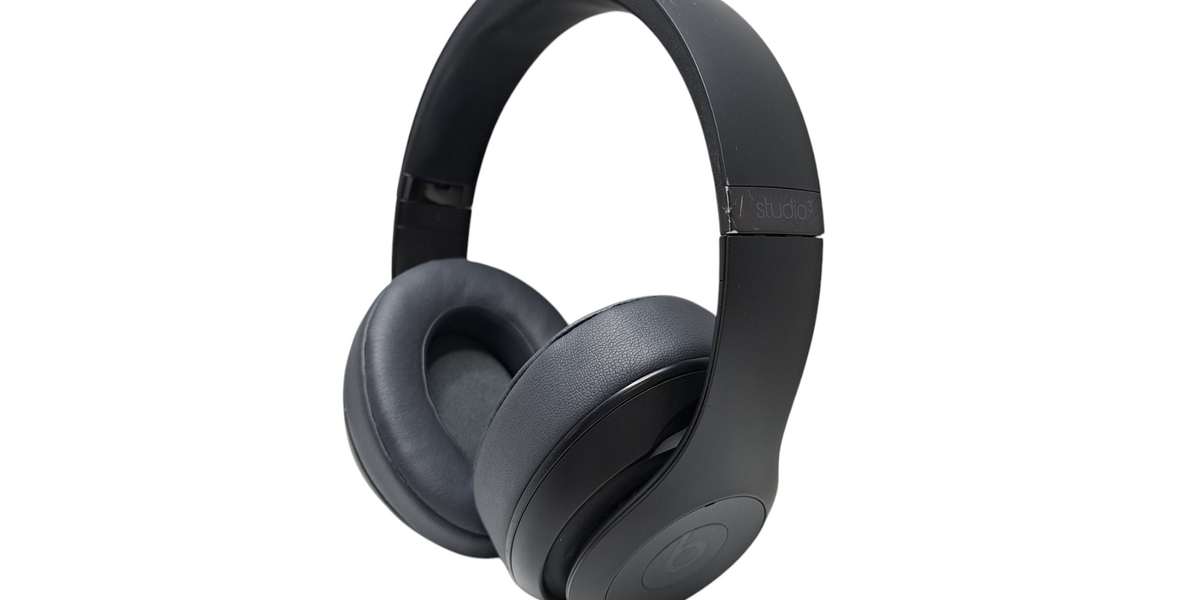Beats Studio3 Wireless Over Ear Headphones w/ Case | Black