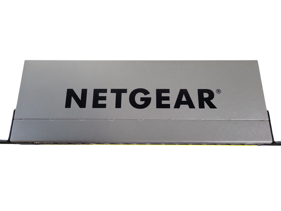 NETGEAR GS116PP 16 Port Gigabit PoE+ Unmanaged Switch !