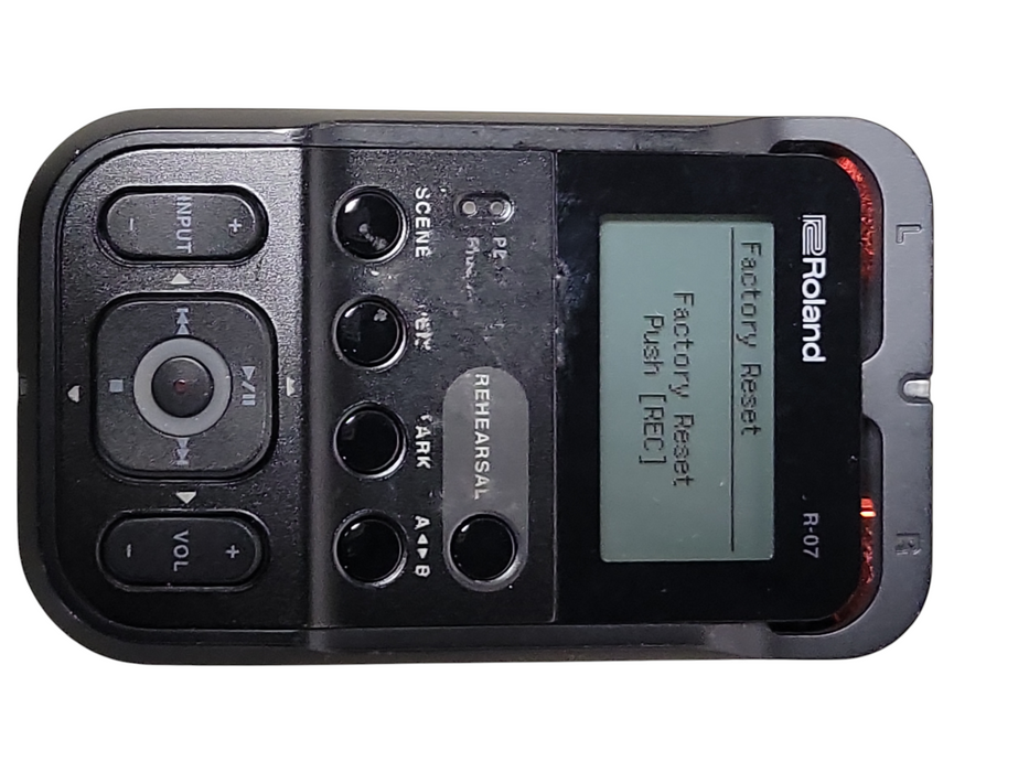 Roland R-07 High Resolution Digital Audio Recorder, No Sd Card, READ _