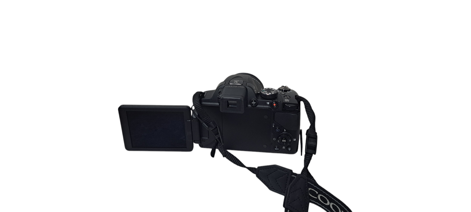 Nikon COOLPIX P520 18.1MP Digital Camera W/ Charger